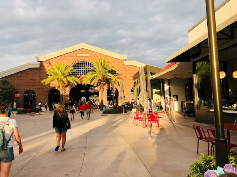 A Guide to All Mobile Order Locations at Disney Springs